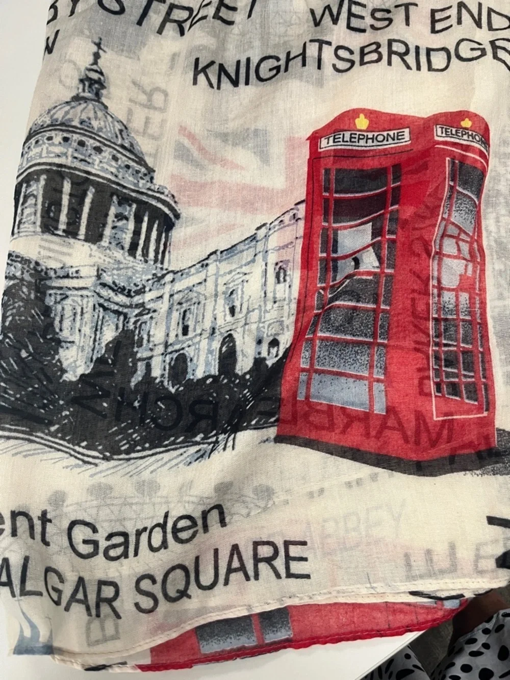 London Graphic Lightweight Scarf w/ scenes in London